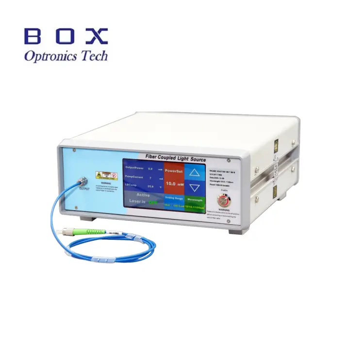 ASE geniş bant ışık kaynağının geleneksel lazer kaynağına kıyasla ayırt edici özellikleri ve avantajları nelerdir?